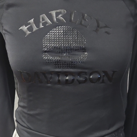 Harley-Davidson Women's Charcoal Long Sleeve Tee - Picture 15 of 16